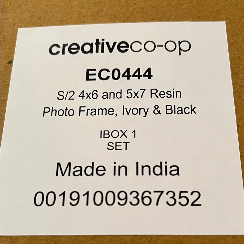 Set of Two Creative Co-Op Cream/Black Photo Frames, 4x6” and 5x7”/NWT